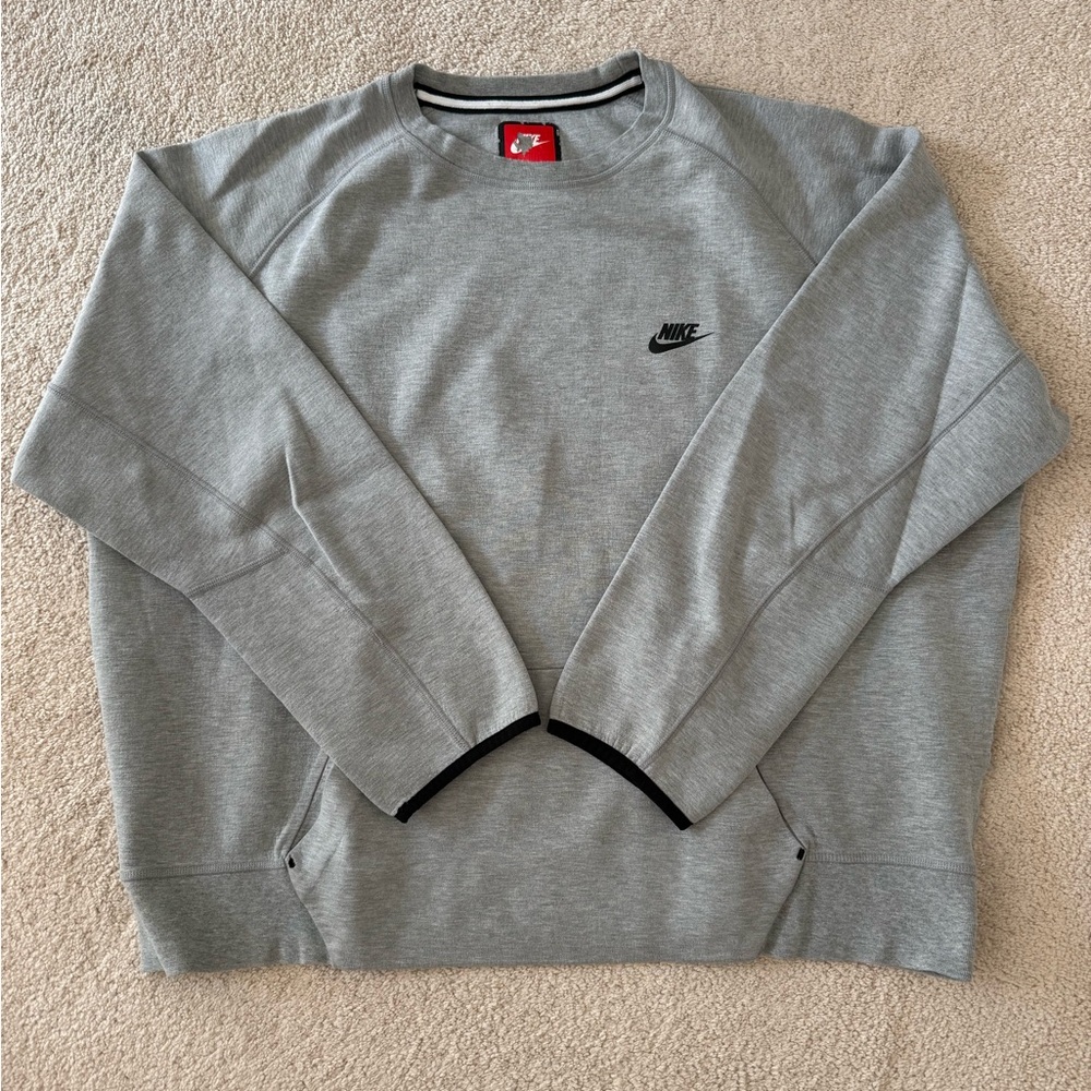 Nike Men's Crewneck Gray Sweater